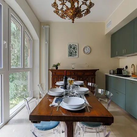 The Rent - Charming In Pagano شقة