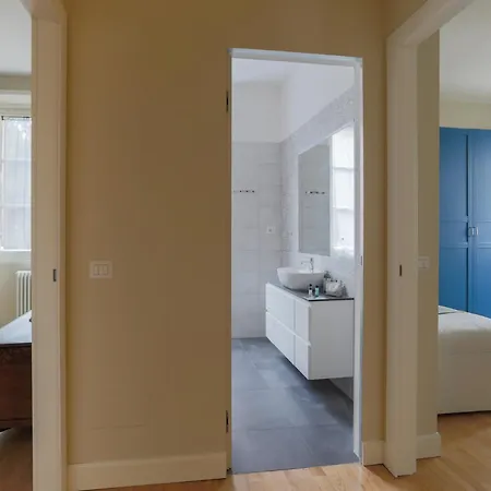 The Rent - Charming In Pagano Milan
